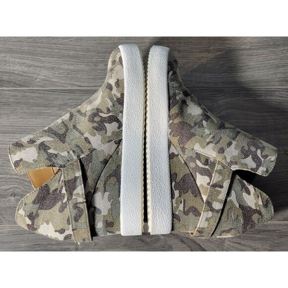 Pink Lily Womens Size US 9 Kacy Camo Sneaker Wedge Pre-Owned - Picture 4 of 10